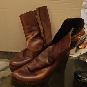 Stuart Weitzman Leather Platform Boots size 6M